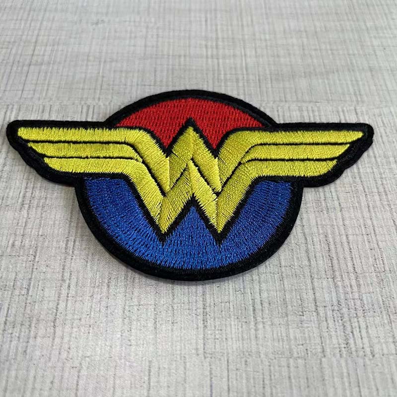 W Lettera dell'alfabeto Emblem - Velcro Sew On recensione e prezzo